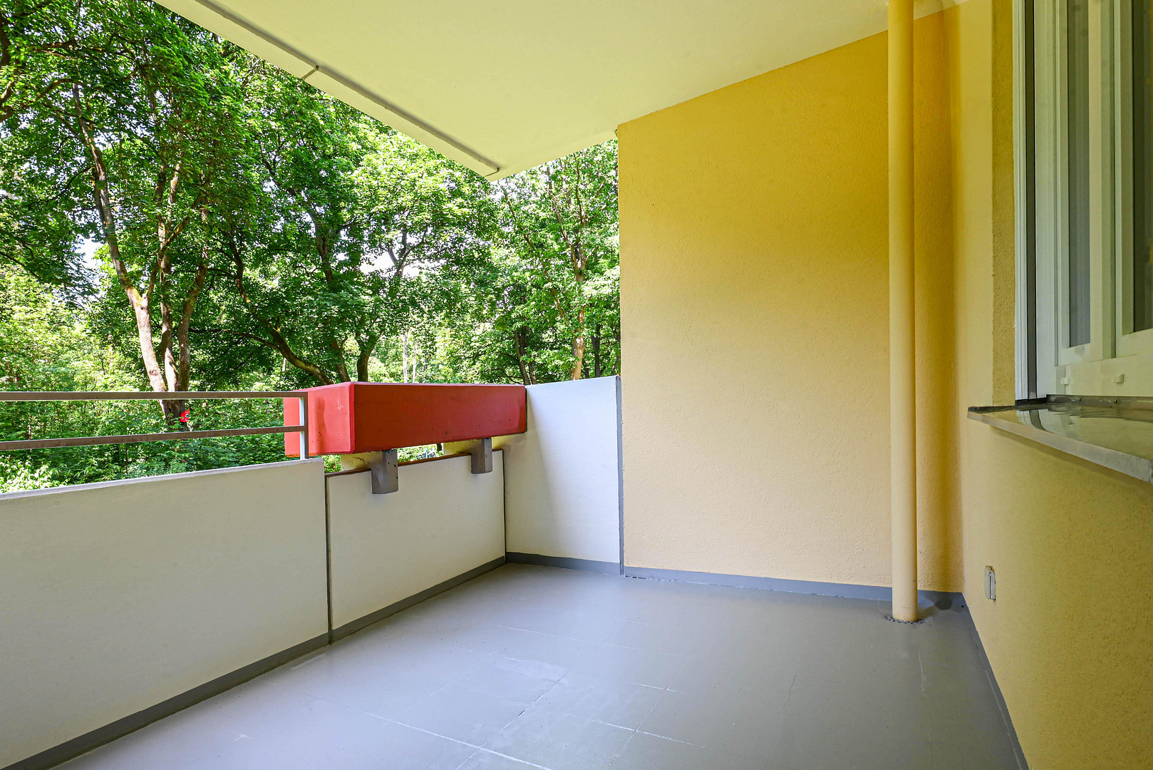 Wunderschöne, teilsanierte 3-ZW in naturnaher Lage in Nürnberg – Nürnberg(Gartenstadt) – Vorschaubild 2