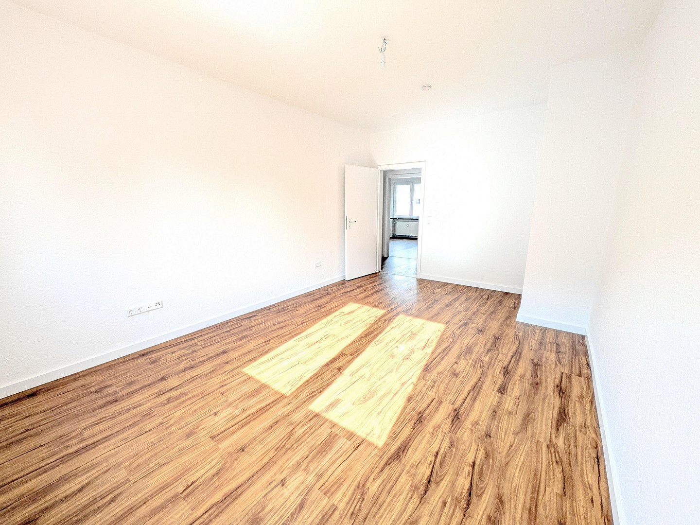 Lichtdurchflutete 3-Zimmer-Wohnung in ruhiger Innenstadtlage – Wenkerstr. 11, 44141 Dortmund(Mitte) – Vorschaubild 6