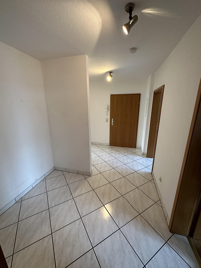 Zentrumsnahe 2-Zimmer-Wohnung mit Balkon und Tiefgaragenstellplatz – Königstr. 41, 42853 Remscheid – Vorschaubild 4