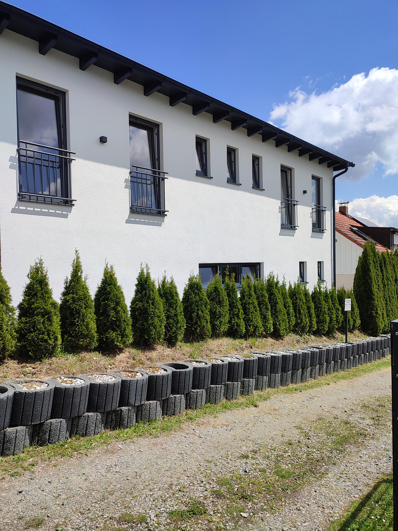 Neubau mit vielseitigen Nutzungsmöglichkeiten in zentraler Lage in Grafenau – Pandurengasse 8, 94481 Grafenau – Vorschaubild 2