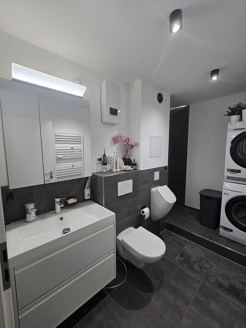 Zentrale Lage & Panorama-Ausblick: Kernsanierte Komfort-Wohnung ohne Makler! – Glashüttenstraße 25, 51143 Köln(Porz) – Vorschaubild 16