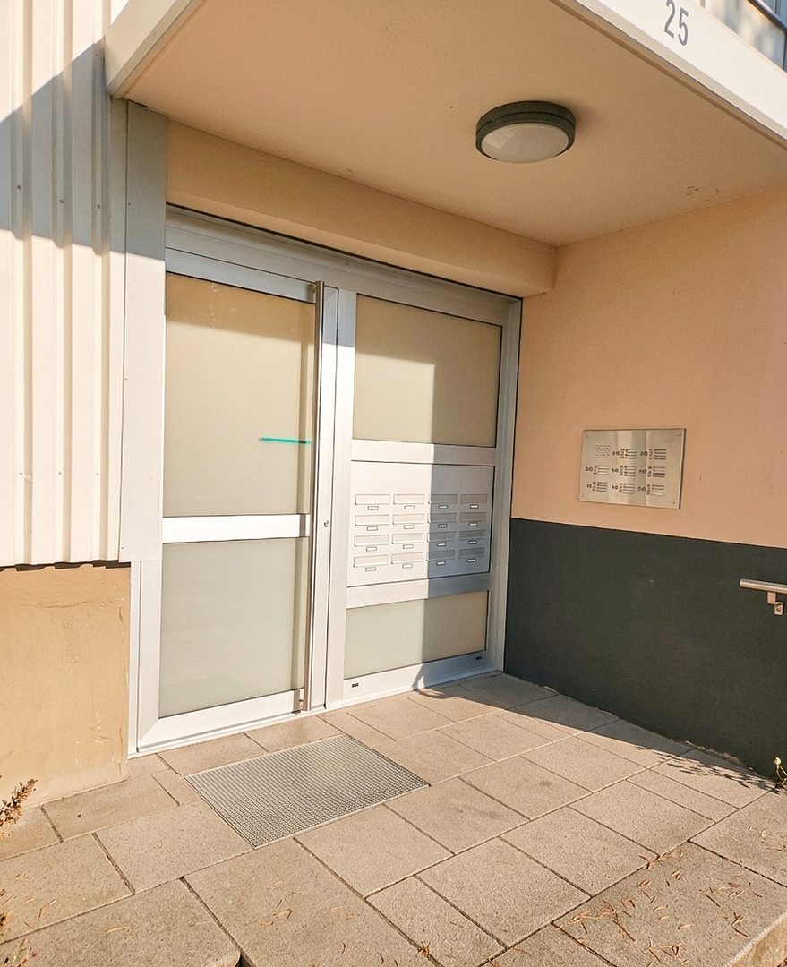 Zentrale Lage & Panorama-Ausblick: Kernsanierte Komfort-Wohnung ohne Makler! – Glashüttenstraße 25, 51143 Köln(Porz) – Vorschaubild 3