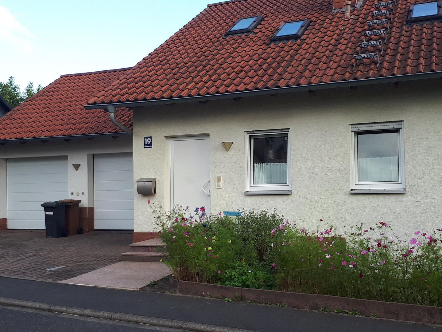 Haus 6 Zimmer 3 Bäder Garage Garten KG-Winkels Südlage
