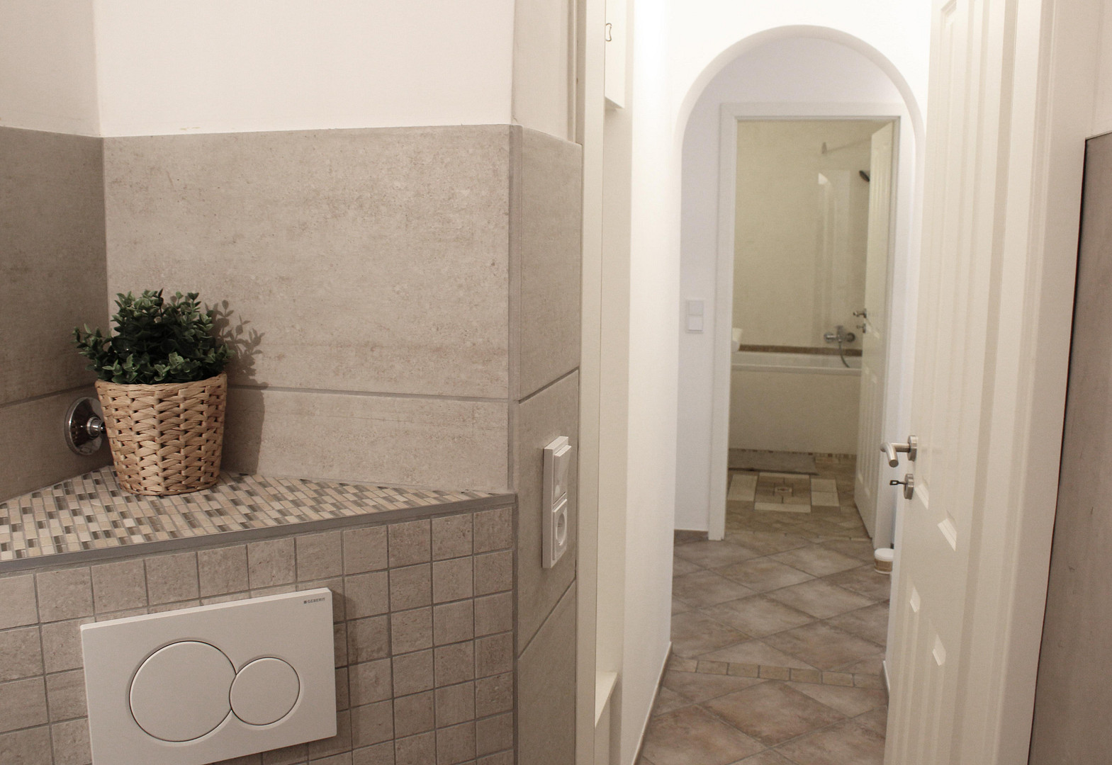 Helle 2-Zimmer-Wohnung, ruhige Lage in Moosach, Balkon mit Blick ins Grüne, möbliert übernehmbar – 80992 München(Moosach) – Vorschaubild 23