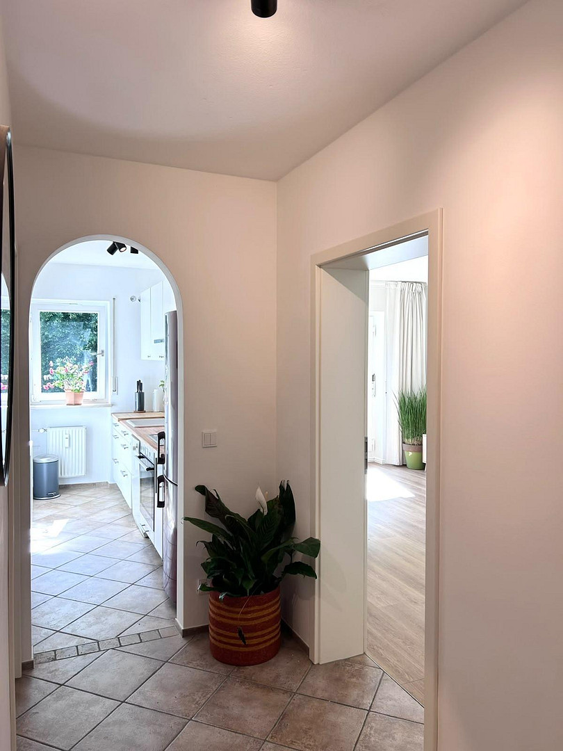 Helle 2-Zimmer-Wohnung, ruhige Lage in Moosach, Balkon mit Blick ins Grüne, möbliert übernehmbar – 80992 München(Moosach) – Vorschaubild 6