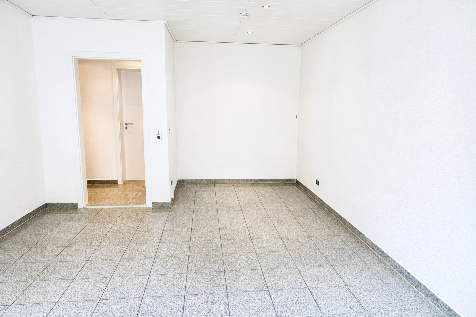Provisionsfrei: Teilmöbliertes Apartment mit Loggia + Tandemgarage optional in Toplage Stuttgart Süd – Immenhofer Straße 1, 70180 Stuttgart(Süd) – Vorschaubild 3