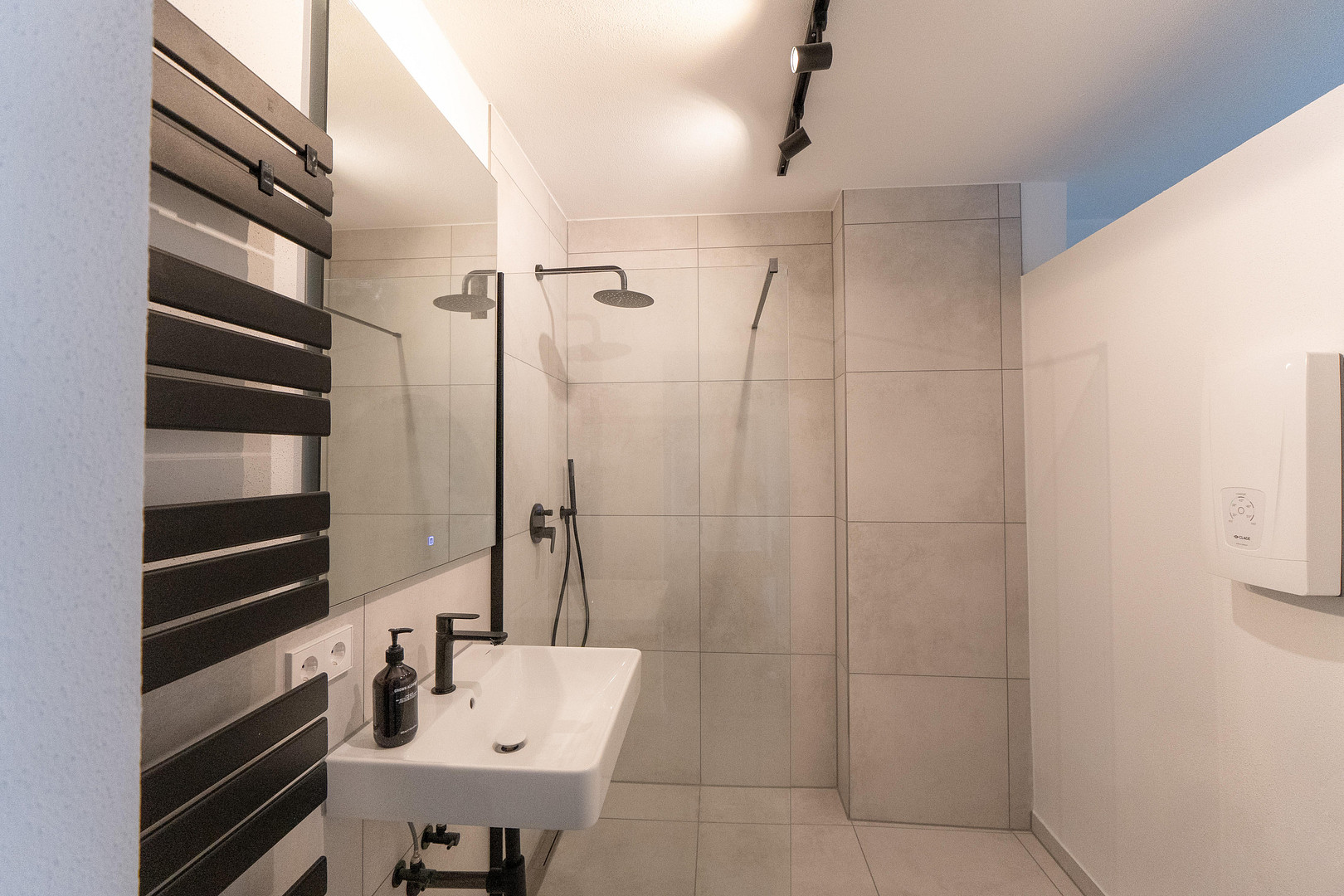 WOHNEN AM LECH: HOCHWERTIG SANIERTE 4-ZIMMER WOHNUNG - BEZUGSFREI & OHNE MAKLERPROVISON – Lützowstraße 3, 86167 Augsburg Lechhausen(Lechhausen) – Vorschaubild 5