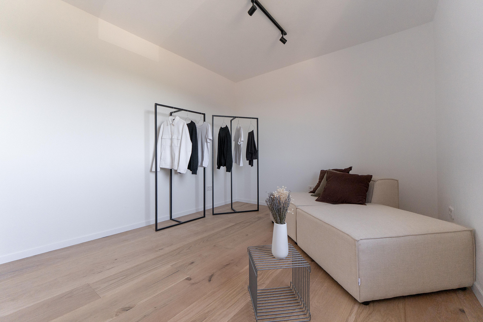 WOHNEN AM LECH: HOCHWERTIG SANIERTE 4-ZIMMER WOHNUNG - BEZUGSFREI & OHNE MAKLERPROVISON – Lützowstraße 3, 86167 Augsburg Lechhausen(Lechhausen) – Vorschaubild 15