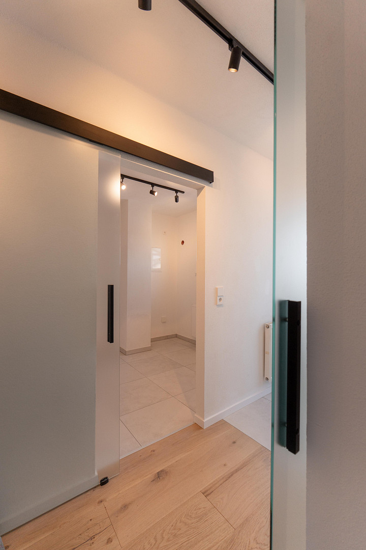 WOHNEN AM LECH: HOCHWERTIG SANIERTE 4-ZIMMER WOHNUNG - BEZUGSFREI & OHNE MAKLERPROVISON – Lützowstraße 3, 86167 Augsburg Lechhausen(Lechhausen) – Vorschaubild 8