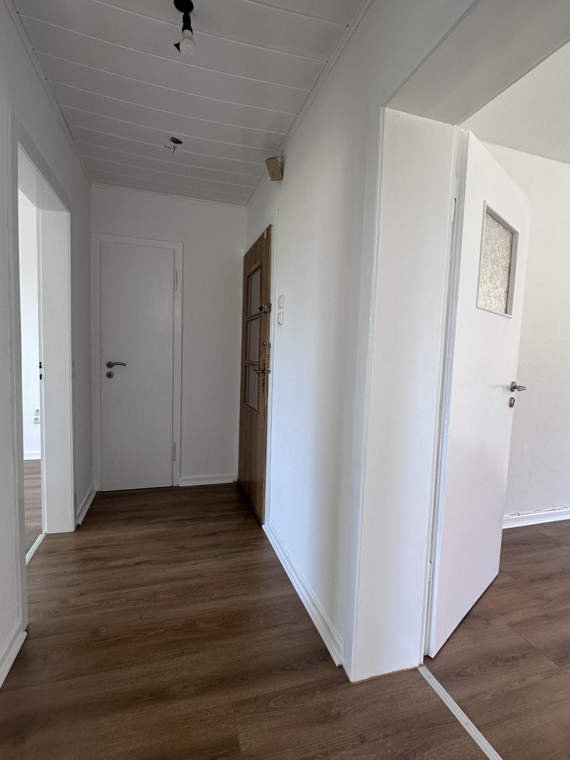 Frisch renovierte 2,5 Raum-Wohnung in Oberhausen-Dümpten – Feldmannstr. 85, 46045 Oberhausen(Dümpten) – Vorschaubild 2