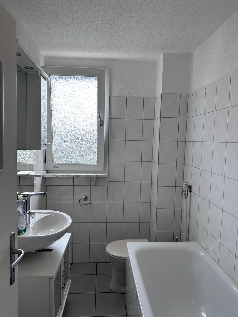 Möblierte 2,5 Raum-Wohnung in Oberhausen-Dümpten – Scherershof 4, 46045 Oberhausen(Dümpten) – Vorschaubild 3