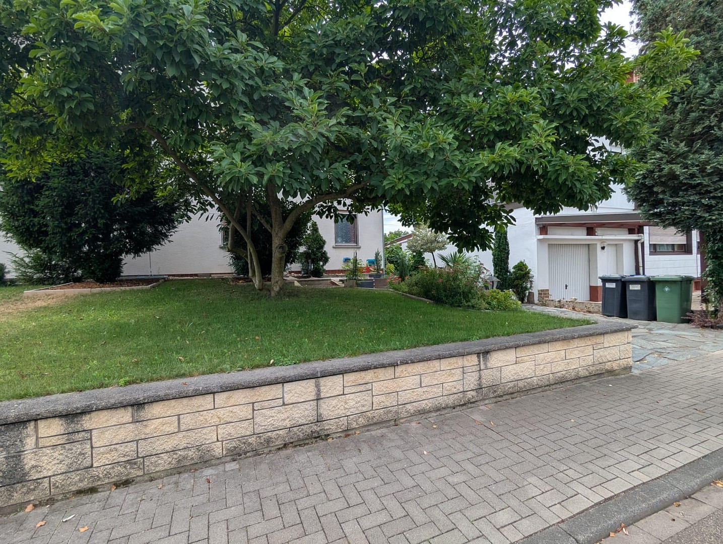 Vielseitiges Dreifamilienhaus in Top-Lage von Graben-Neudorf (OT Neudorf) – Graben-Neudorf(Neudorf) – Vorschaubild 3