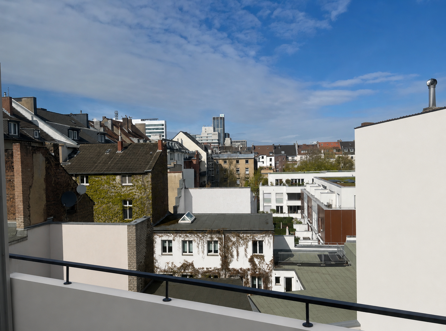 2 Zimmer-Wohnung frisch saniert mit großem ruhigem Balkon in Innenstadt – Düsseldorf(Friedrichstadt) – Vorschaubild 7
