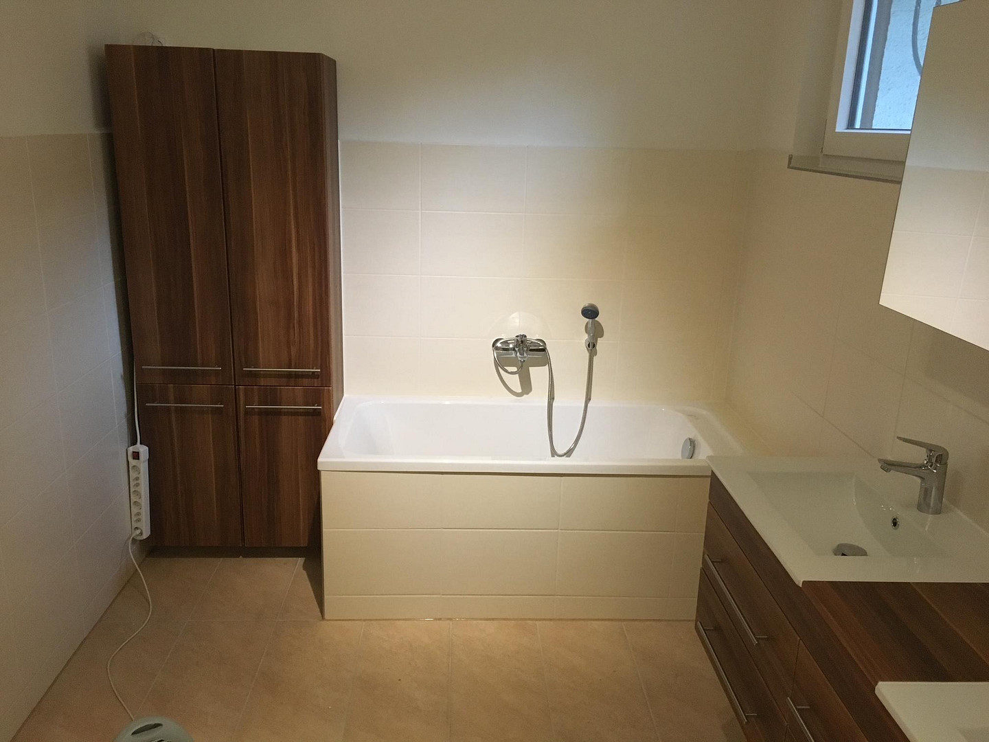 Ganzes Haus mit Einliegerwohnung, zwei Küchen und Wallbox für Ihr E-Auto – Am Sonnenberg 1, 64753 Brombachtal(Langenbrombach) – Vorschaubild 13