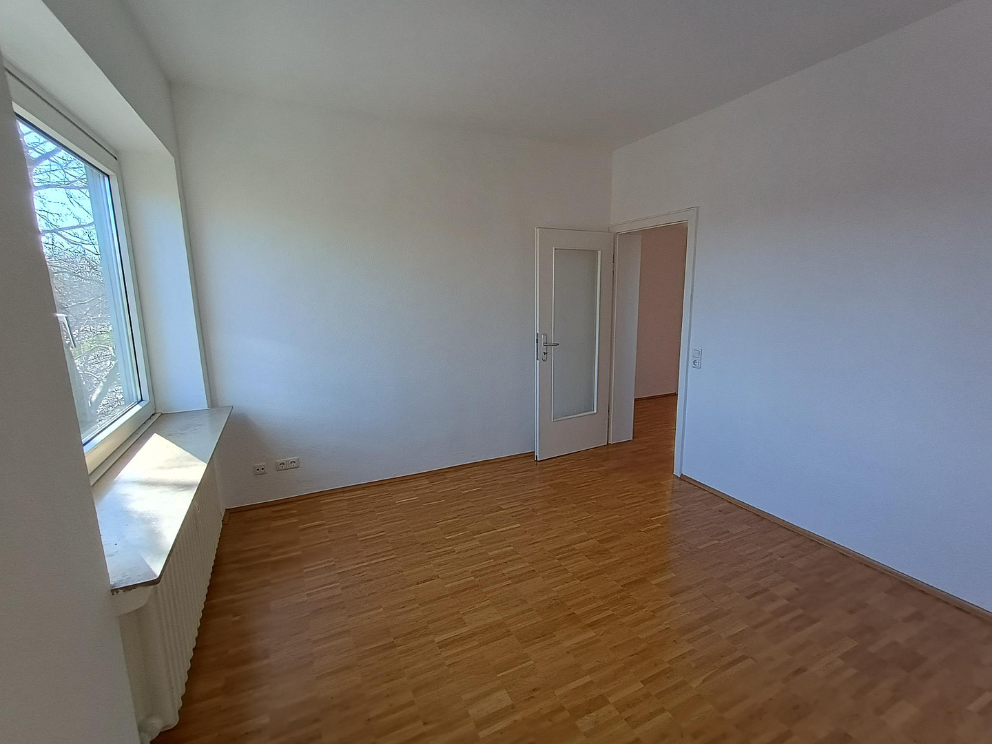 3 Zimmer Wohnung mit Echtholz-Parkett - Blick auf Westfalenpark inklusive – Wilhelm-Crüwell-Straße 20, 44139 Dortmund(Mitte) – Vorschaubild 4