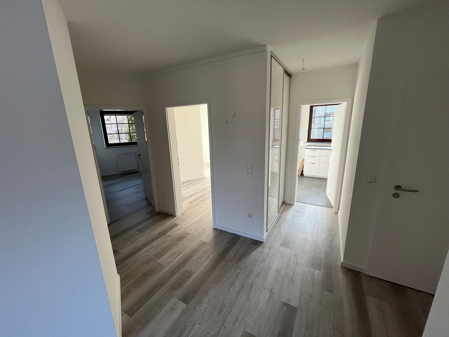 Sasel, schöne 4 Zimmerwohnung mit Tiefgarage in zentraler Lage – Schönsberg 1a, 22395 Hamburg(Sasel) – Vorschaubild 10