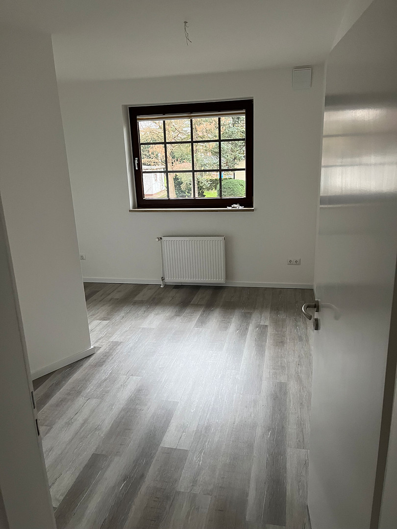 Sasel, schöne 4 Zimmerwohnung mit Tiefgarage in zentraler Lage – Schönsberg 1a, 22395 Hamburg(Sasel) – Vorschaubild 12