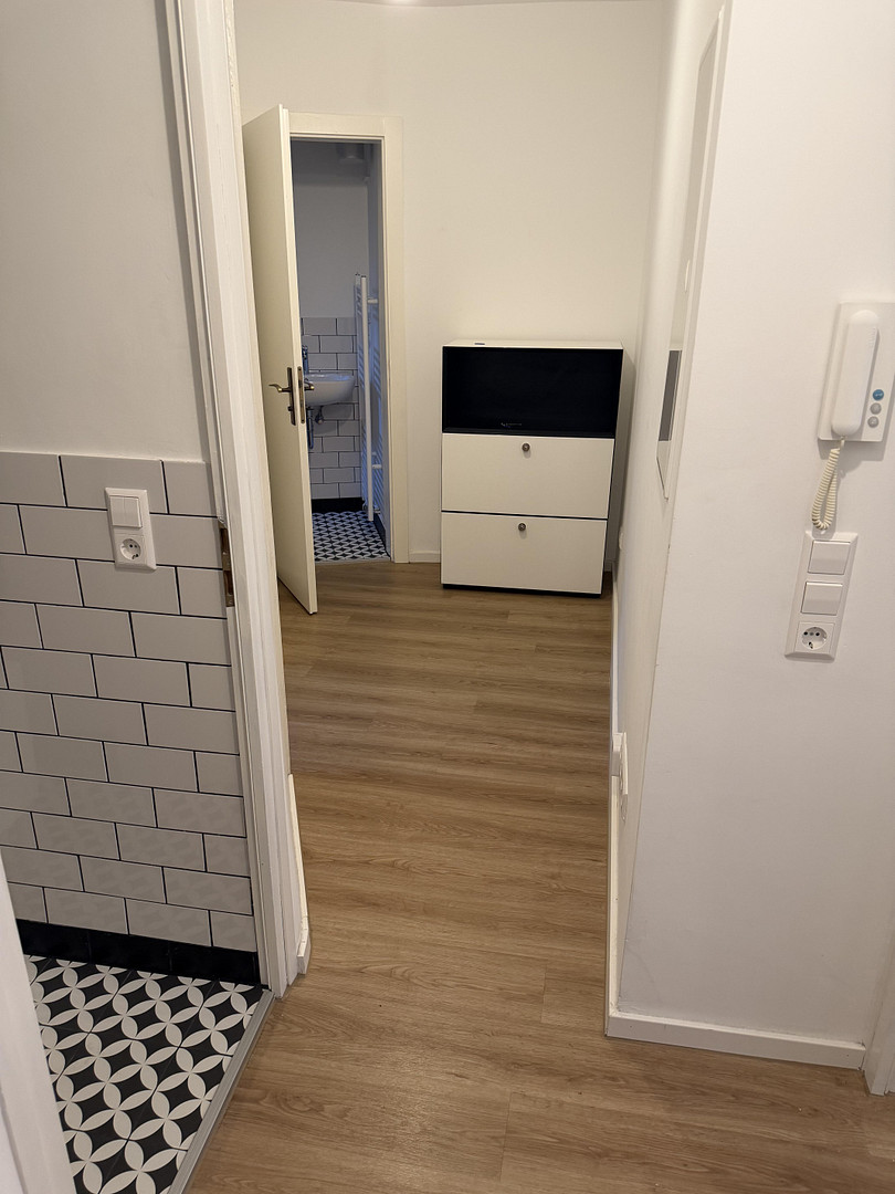 Ruhige Altbauwohnung mit eigenem Grün – Paulusstr. 22/1, 70197 Stuttgart(West) – Vorschaubild 4