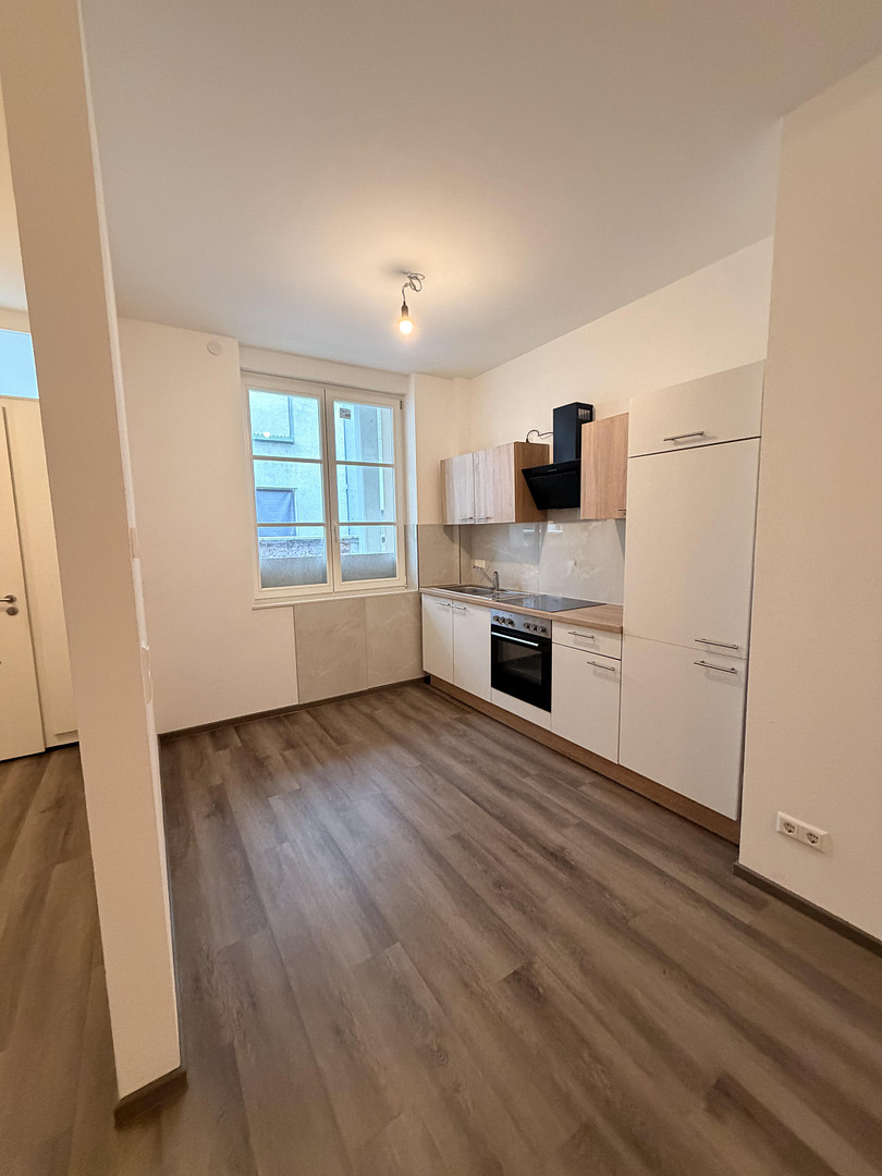Gepflegte und Sanierte 2,5-Zimmer Wohnung im EG in Pforzheim inkl. EBK und Fußbodenheizung