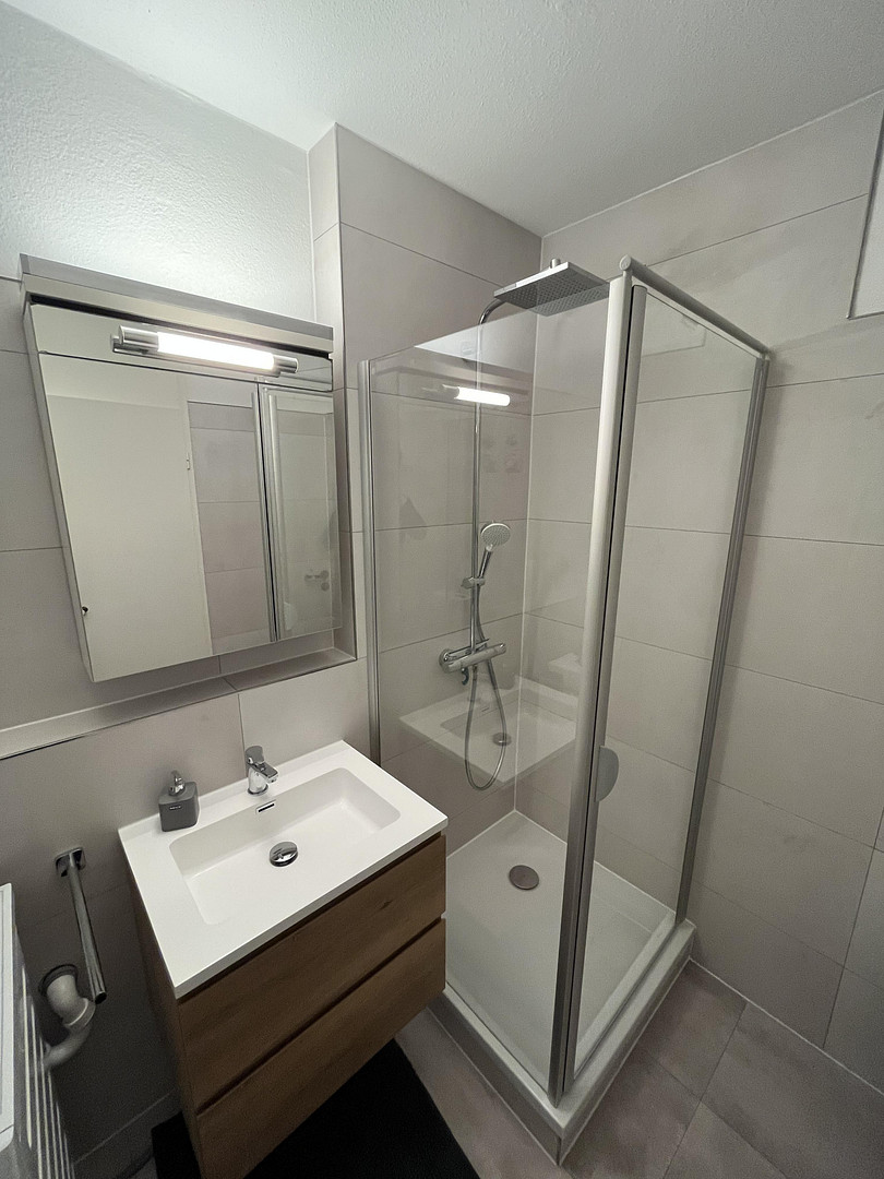 möblierte, sehr schöne 1,5 Zimmerwohnung in zentraler Innenstadtlage – D3, 1 undefined – Vorschaubild 3