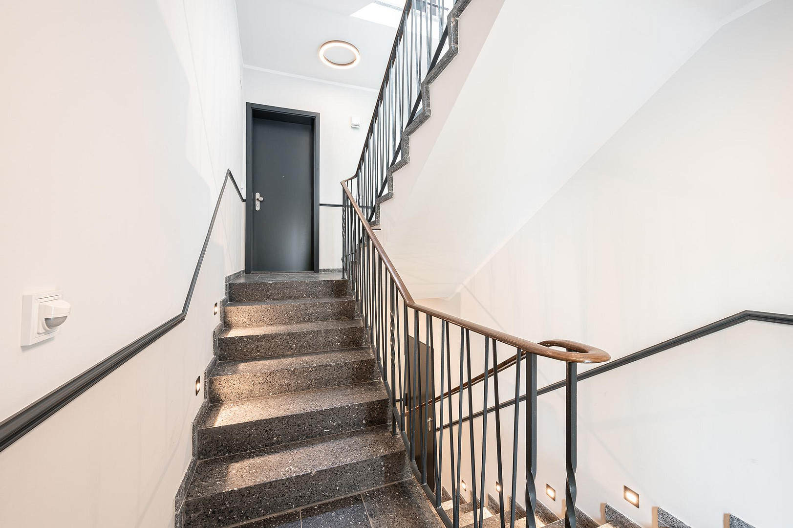 Dachwohnung - Erstbezug nach Renovierung - Grün und Zentral – Leydenallee 37, 12167 Berlin(Steglitz) – Vorschaubild 11