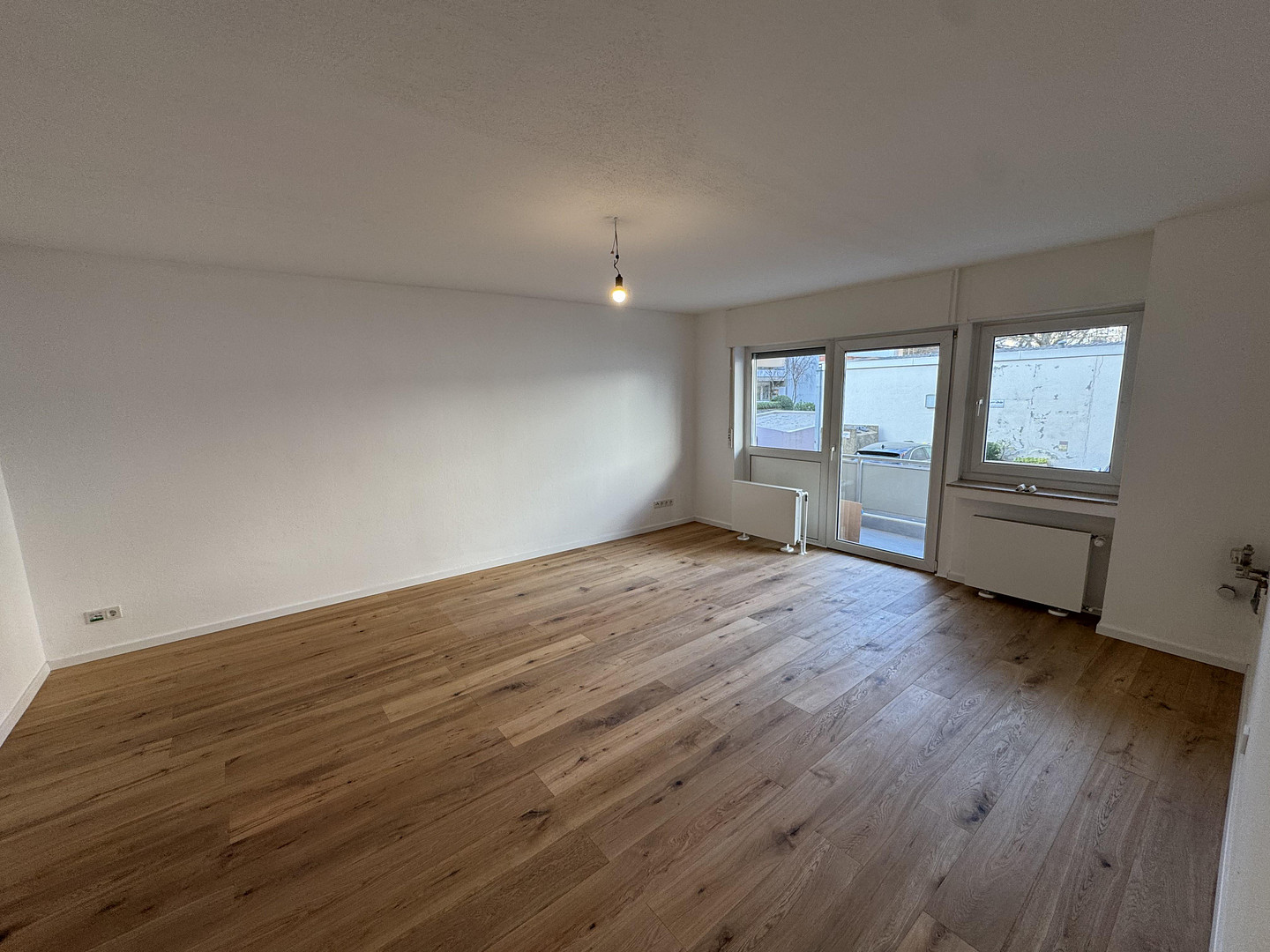 Mitten in Köln: Hochwertig kernsanierte Wohnung mit eigenem Parkplatz – Köln(Innenstadt) – Vorschaubild 2