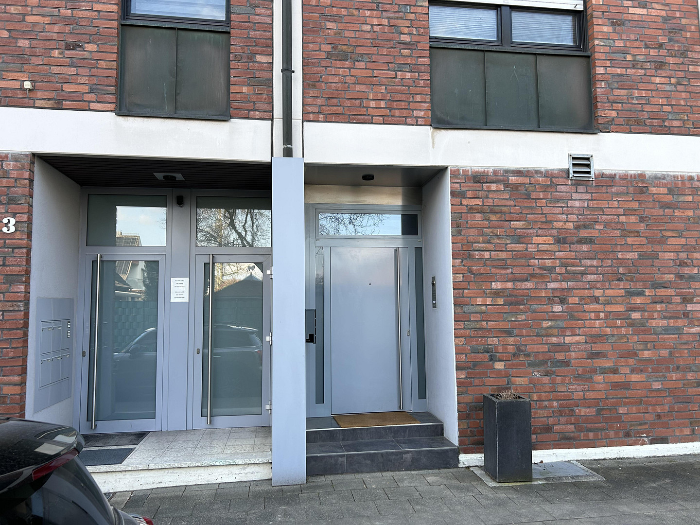 Besondere Kapitalanlage mit Eigennutzungsoption – Haus-im-Haus und fünf Mietwohnungen – Gustav Heinemann Str 3, 41352 Korschenbroich – Vorschaubild 2