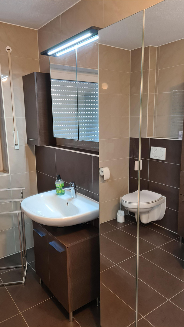 Schöne Wohnung, 2 Zimmer, Küche, Bad, Stellplatz – Ingolstadt – Vorschaubild 8