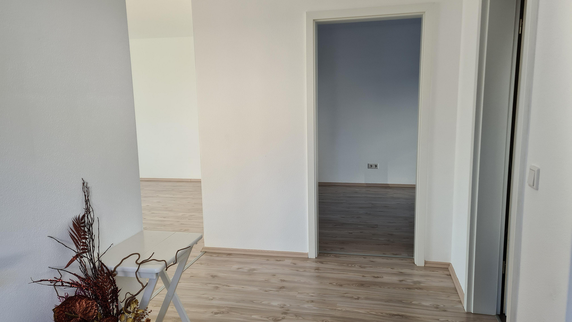 Schöne Wohnung, 2 Zimmer, Küche, Bad, Stellplatz – Ingolstadt – Vorschaubild 10