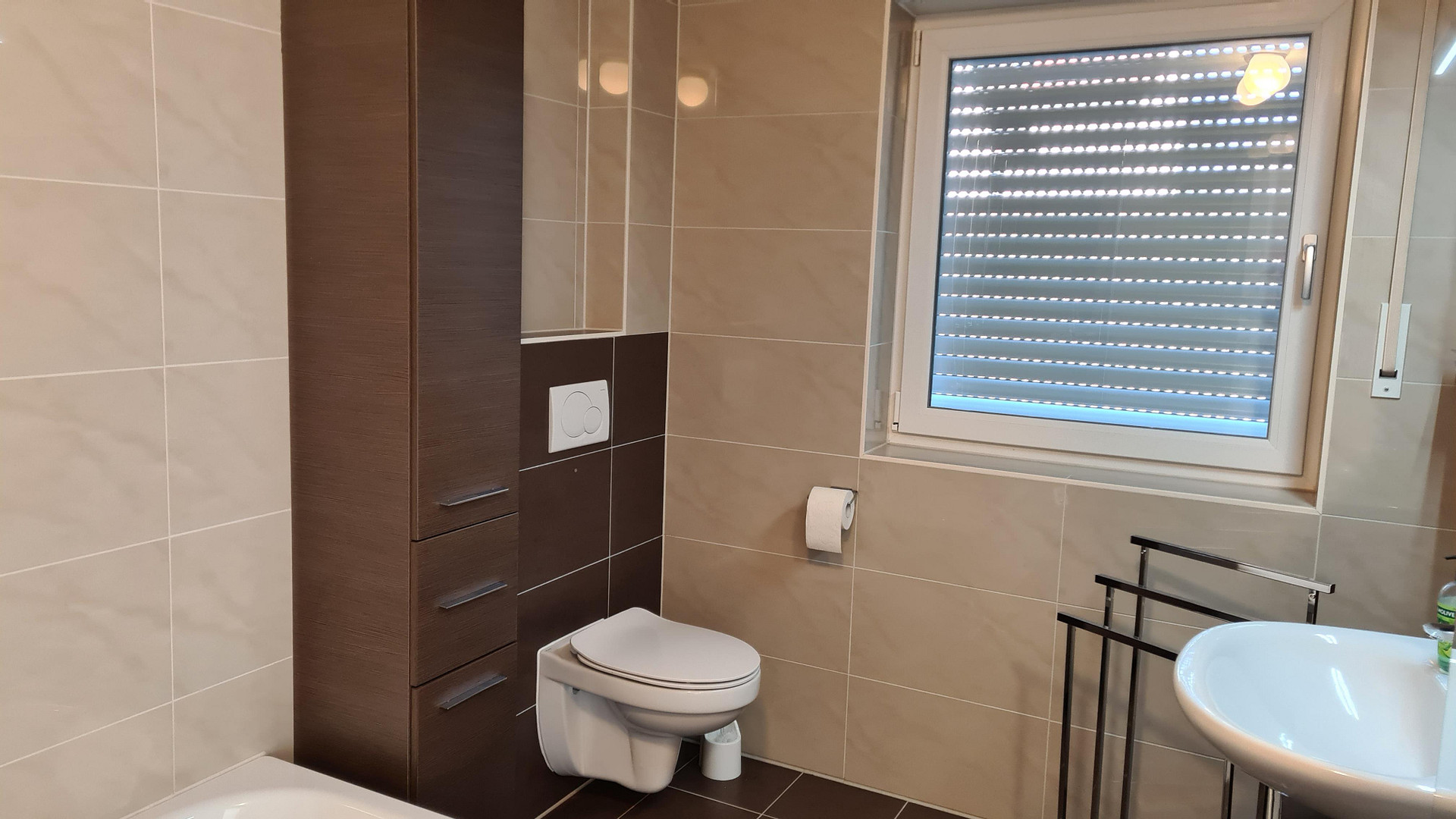 Schöne Wohnung, 2 Zimmer, Küche, Bad, Stellplatz – Ingolstadt – Vorschaubild 7