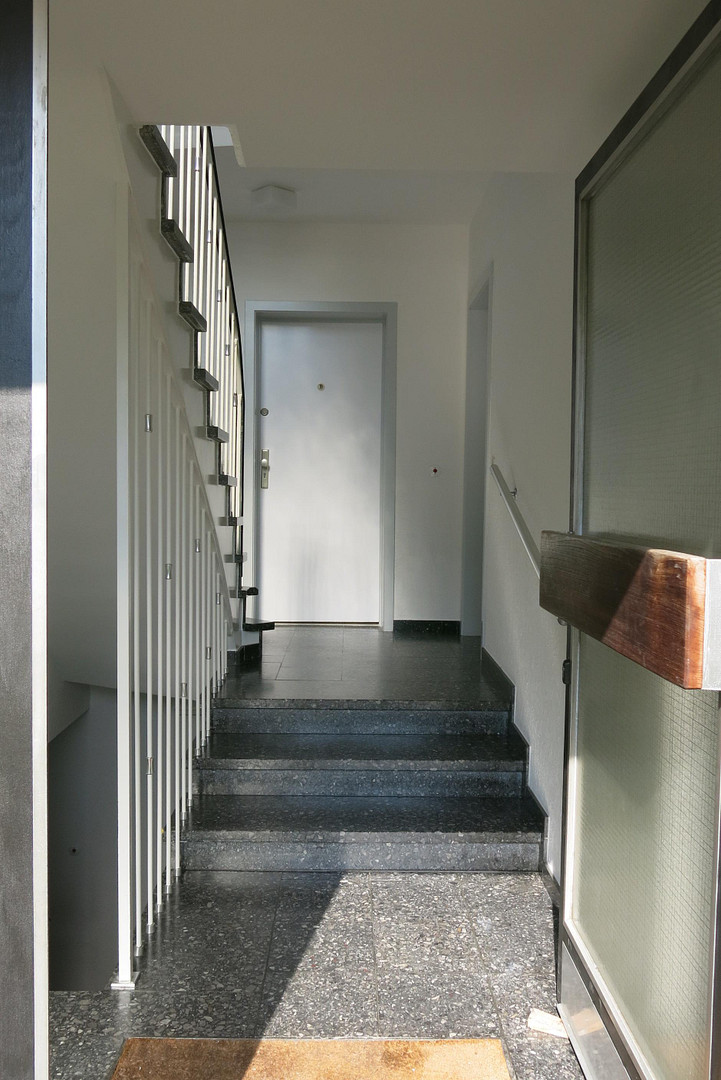 schöne Dachgeschosswohnung löffelfertig 1ZiKüB mit Einbauküche, voll möbliert – Mühlenbroicher Weg 143, 40472 Düsseldorf(Rath) – Vorschaubild 15