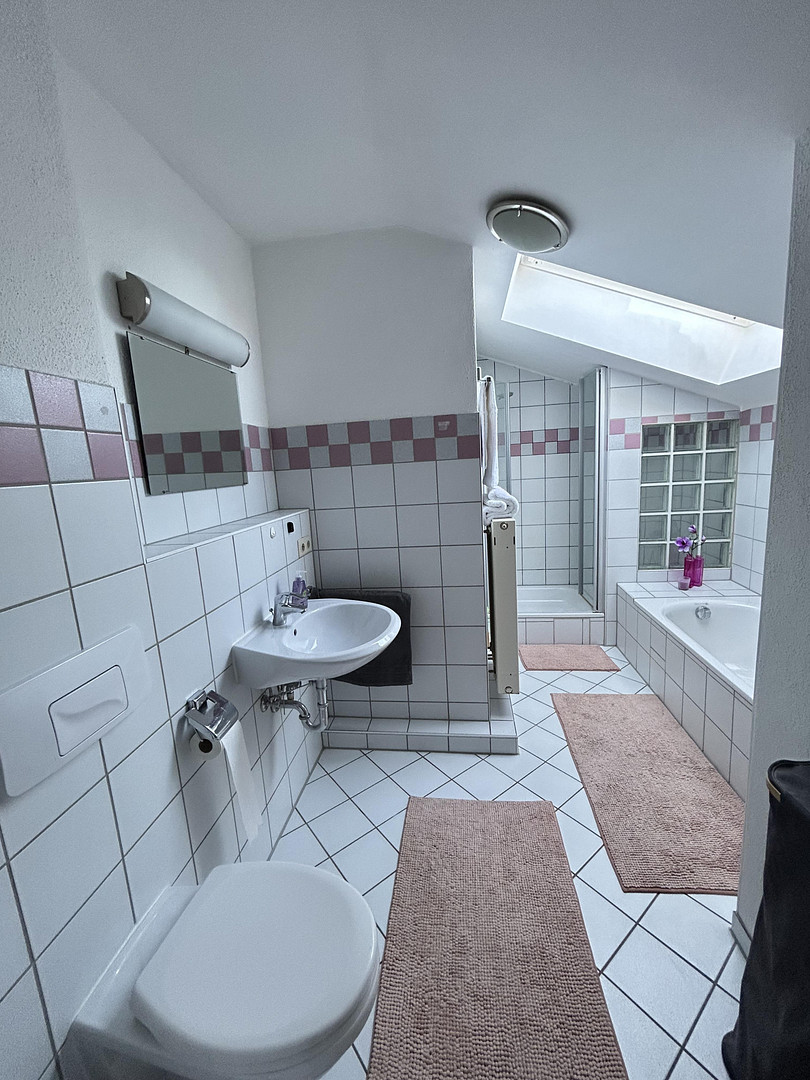 Charmante 3-Zimmer-Maisonettewohnung mit besonderem Wohngefühl in Erlangen-Büchenbach – Erlangen(Büchenbach) – Vorschaubild 6