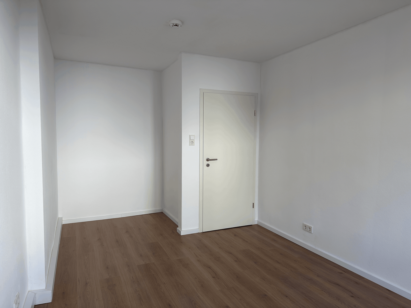 Frisch saniert & sofort verfügbar: Stilvolle 2-ZKB im Dichterviertel Wiesbaden – Lothringer Str. 29, 65195 Wiesbaden – Vorschaubild 8