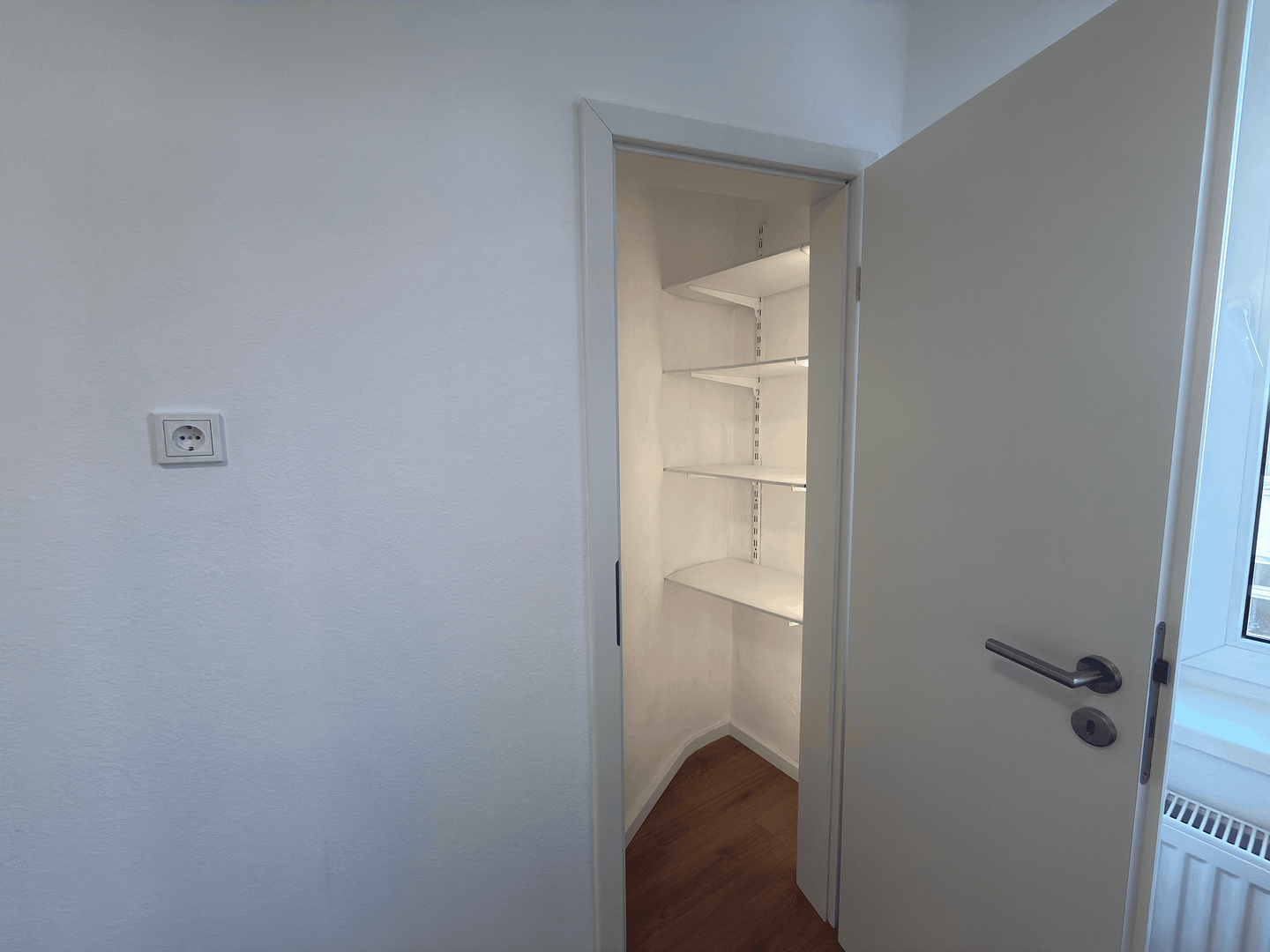 Frisch saniert & sofort verfügbar: Stilvolle 2-ZKB im Dichterviertel Wiesbaden – Lothringer Str. 29, 65195 Wiesbaden – Vorschaubild 12