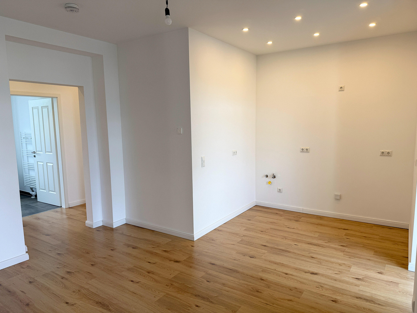 LUXUS in Elbnähe: Exklusive 2-Zi.-Whg. mit Balkon & Fußbodenheizung *Neubaustandard* – 39122 Magdeburg(Salbke) – Vorschaubild 6