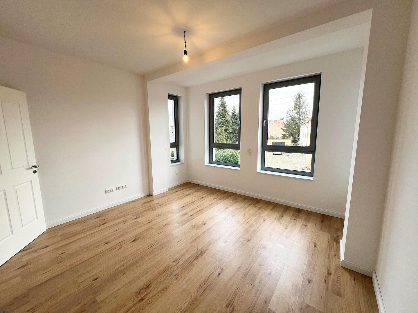 LUXUS in Elbnähe: Exklusive 2-Zi.-Whg. mit Balkon & Fußbodenheizung *Neubaustandard* – 39122 Magdeburg(Salbke) – Vorschaubild 2
