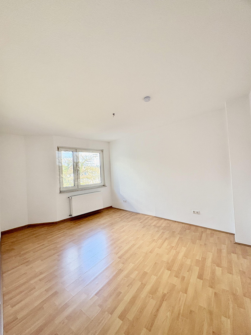 Hell, gepflegt & bezugsfertig: Gemütliche 2,5-Zimmer-Wohnung mit Balkon in Holsterhausen – Carmerstr. 29, 45147 Essen(Holsterhausen) – Vorschaubild 3