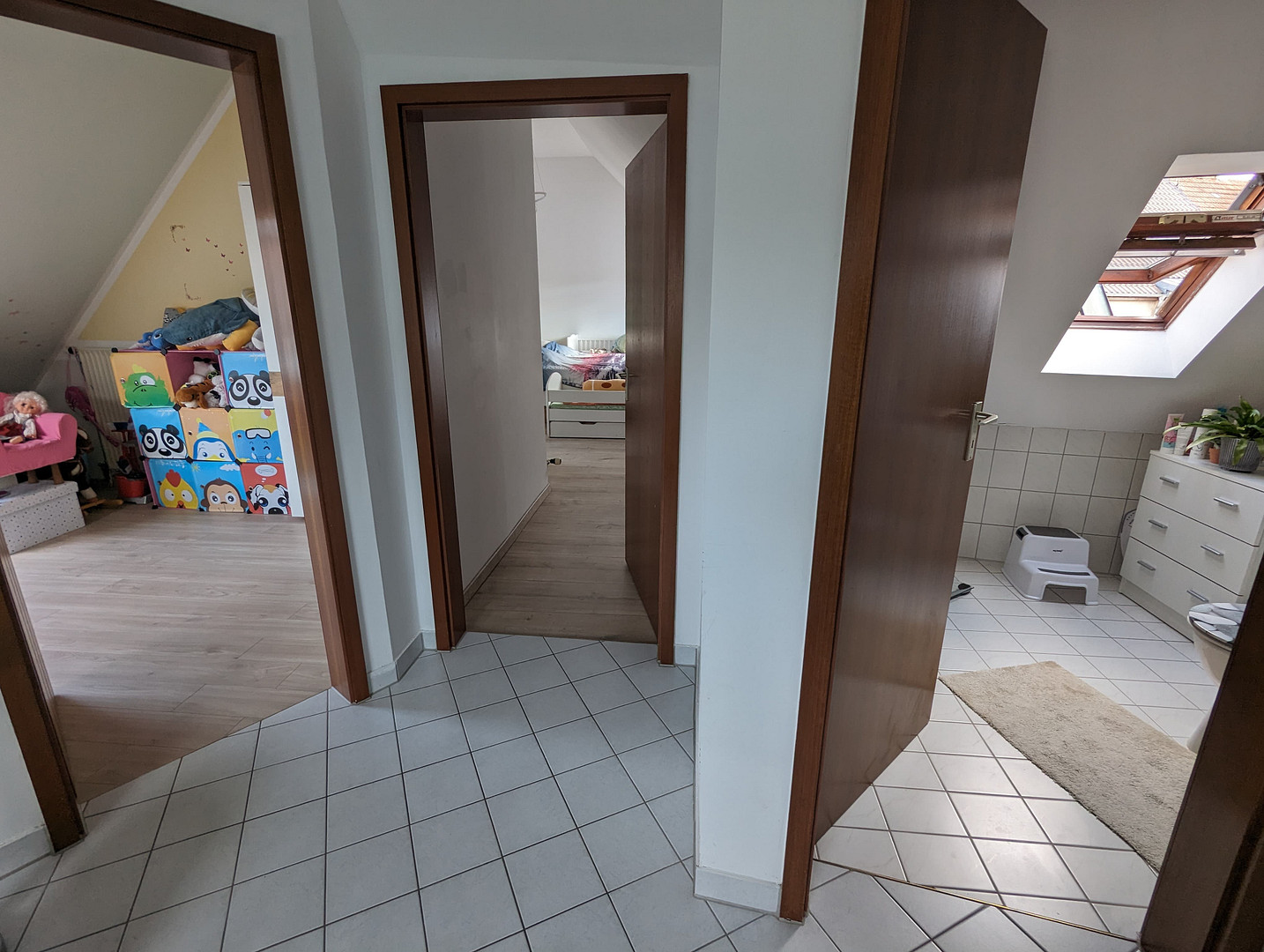 gepflegte 4-Zimmer-Maisonette-Wohnung mit Balkon, Küche und Tiefgarage – Kriegstr., 75180 Pforzheim – Vorschaubild 19
