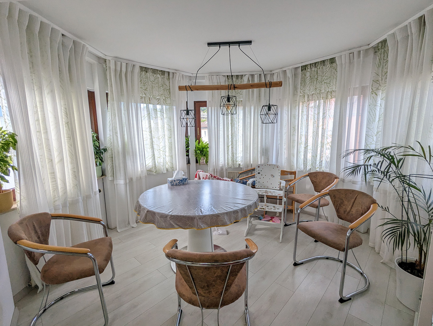 gepflegte 4-Zimmer-Maisonette-Wohnung mit Balkon, Küche und Tiefgarage – Kriegstr., 75180 Pforzheim – Vorschaubild 4