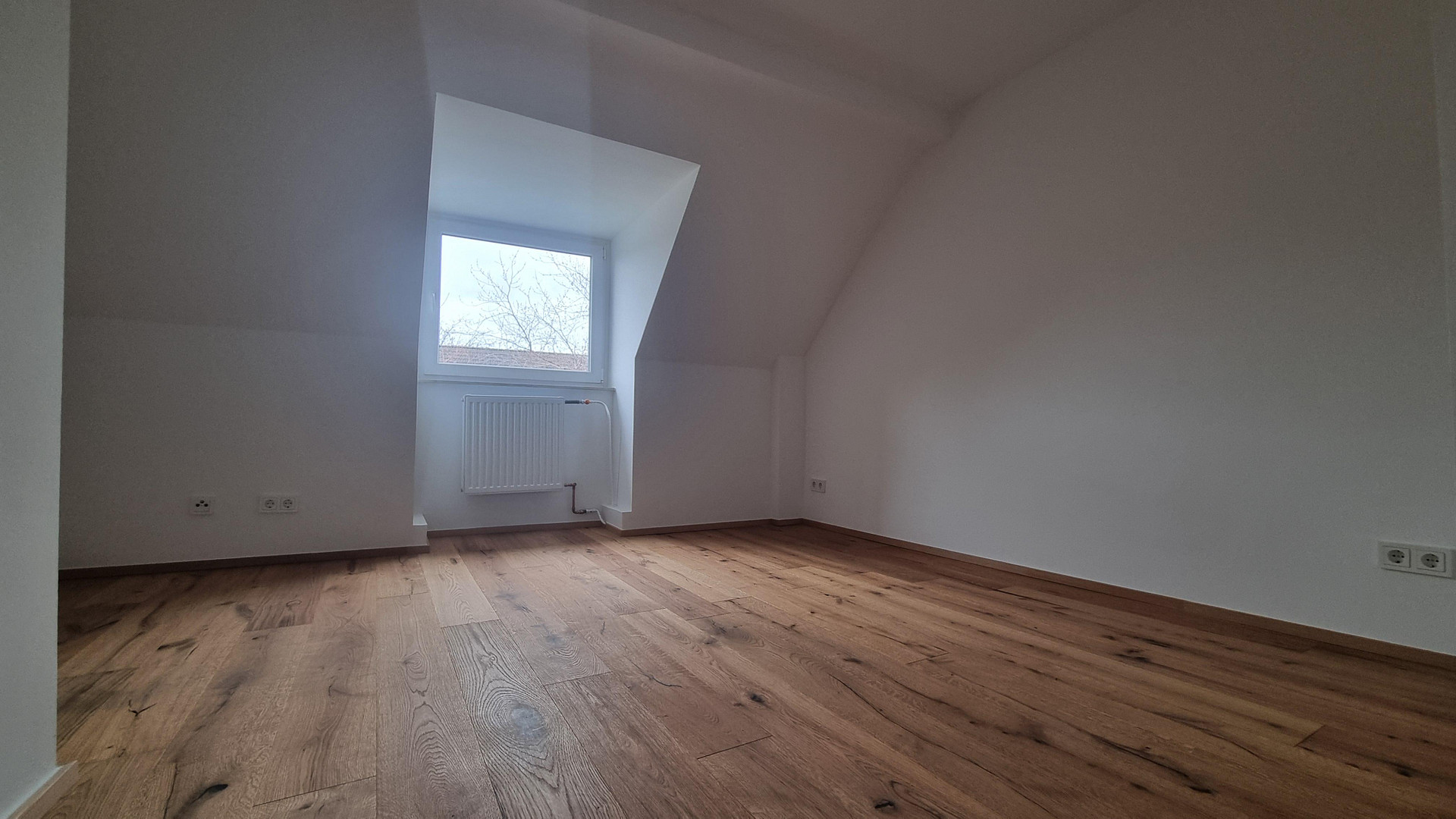 LEERSTEHENDE KERNSANIERTE 2 ZKB DG-WOHNUNG, NOBILIA-EBK UND KELLER IN RUHIGER LAGE OHNE PROVISION – Zorndorfstraße 17, 50737 Köln(Weidenpesch) – Vorschaubild 6