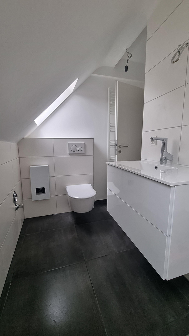 LEERSTEHENDE KERNSANIERTE 2 ZKB DG-WOHNUNG, NOBILIA-EBK UND KELLER IN RUHIGER LAGE OHNE PROVISION – Zorndorfstraße 17, 50737 Köln(Weidenpesch) – Vorschaubild 14