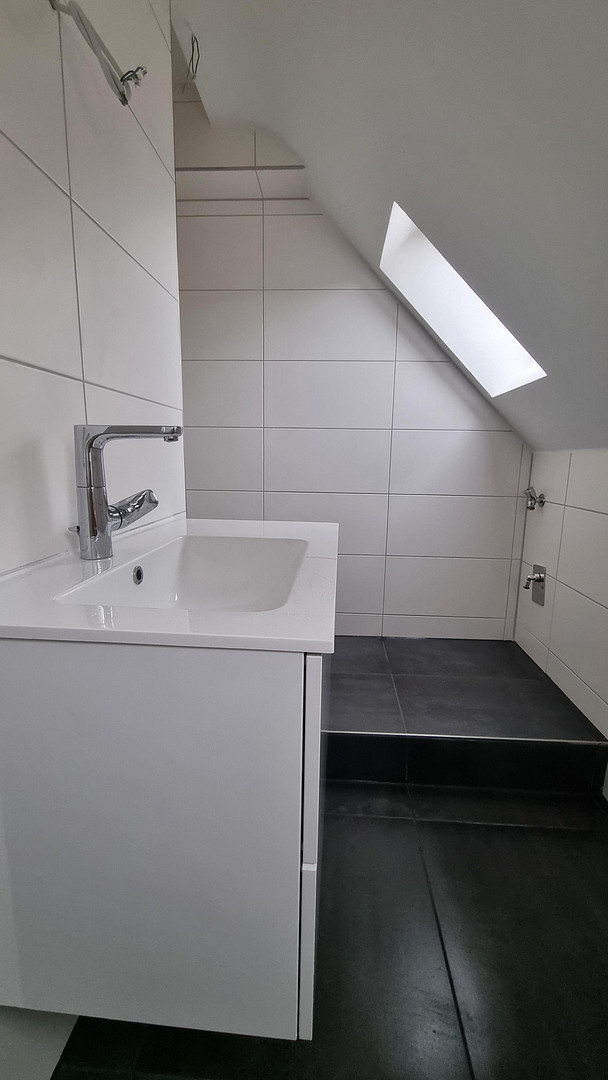 LEERSTEHENDE KERNSANIERTE 2 ZKB DG-WOHNUNG, NOBILIA-EBK UND KELLER IN RUHIGER LAGE OHNE PROVISION – Zorndorfstraße 17, 50737 Köln(Weidenpesch) – Vorschaubild 15