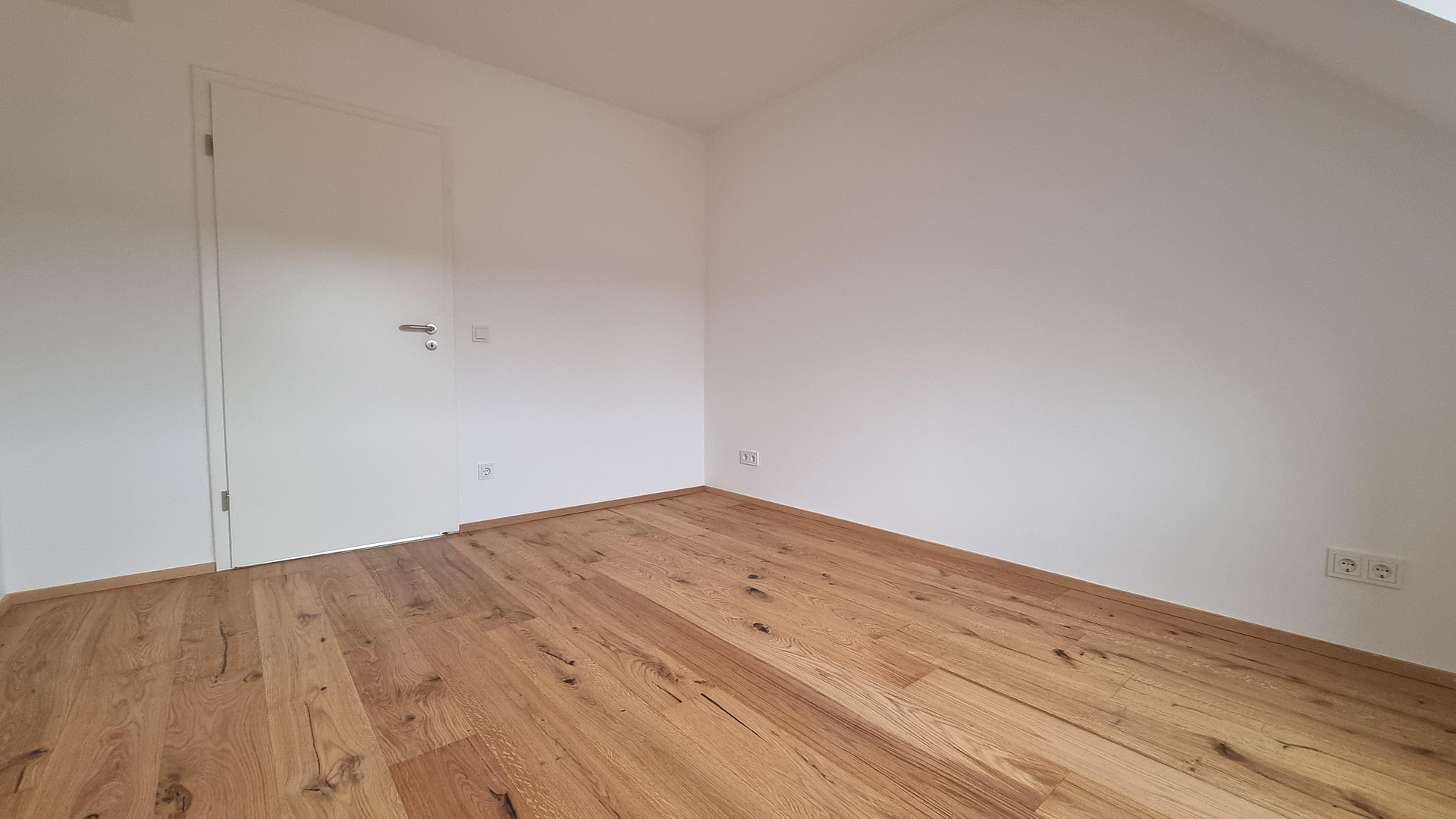 LEERSTEHENDE KERNSANIERTE 2 ZKB DG-WOHNUNG, NOBILIA-EBK UND KELLER IN RUHIGER LAGE OHNE PROVISION – Zorndorfstraße 17, 50737 Köln(Weidenpesch) – Vorschaubild 13