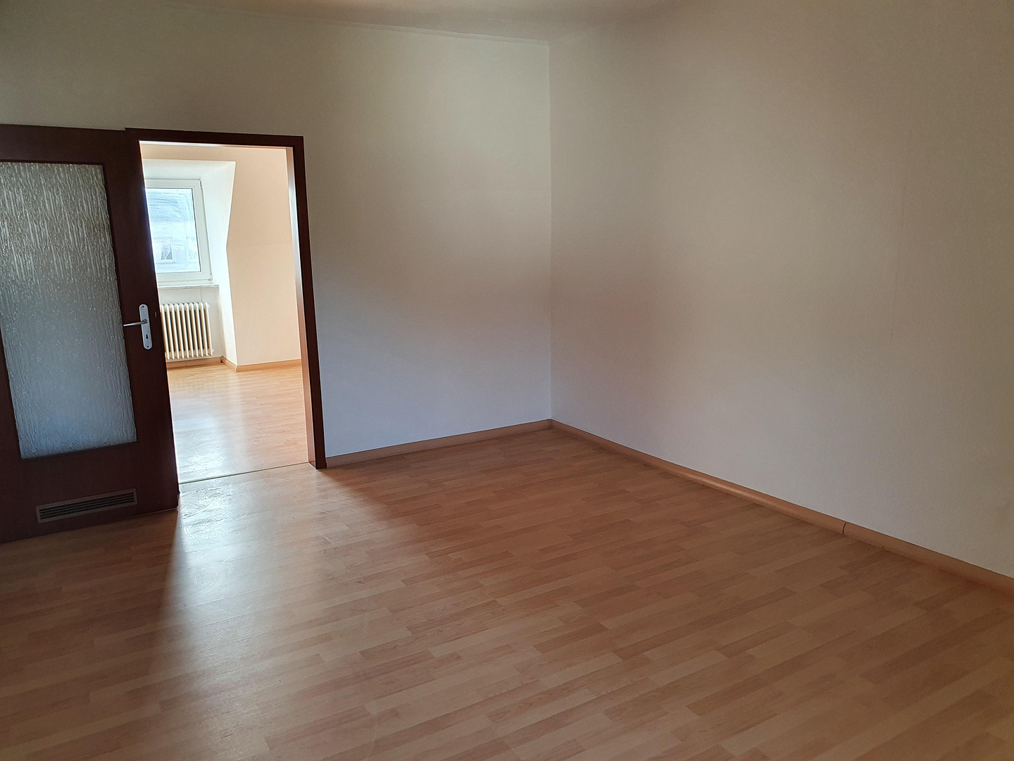 Gut geschnittene 3-Raum KDB DG-Wohnung – Huttropstr. 52, 45138 Essen(Huttrop) – Vorschaubild 2