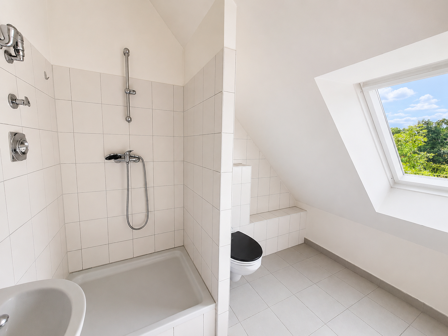 Ideal für Singles, Berufstätige und Studierende – Helle 2-Zimmer-Dachgeschosswohnung – Richterstr. 9, 12526 Berlin(Altglienicke) – Vorschaubild 5