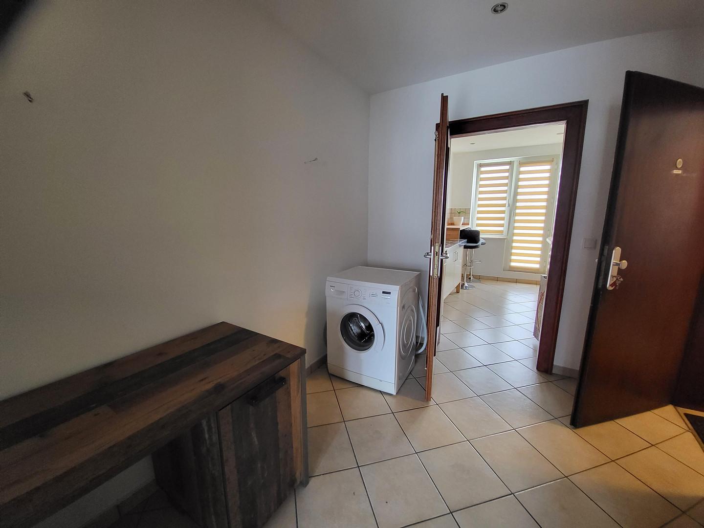 Asia Viertel 1-ZiKüDiBad Wohnung 6.-OG mit Aufzug 2 Balkone (Nord und Süd) mit EBK – Düsseldorf(Stadtmitte) – Vorschaubild 7