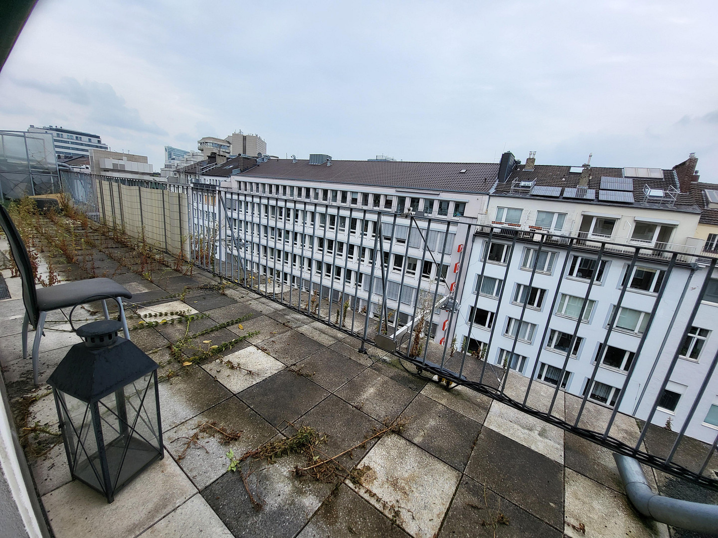 Asia Viertel 1-ZiKüDiBad Wohnung 6.-OG mit Aufzug 2 Balkone (Nord und Süd) mit EBK – Düsseldorf(Stadtmitte) – Vorschaubild 4