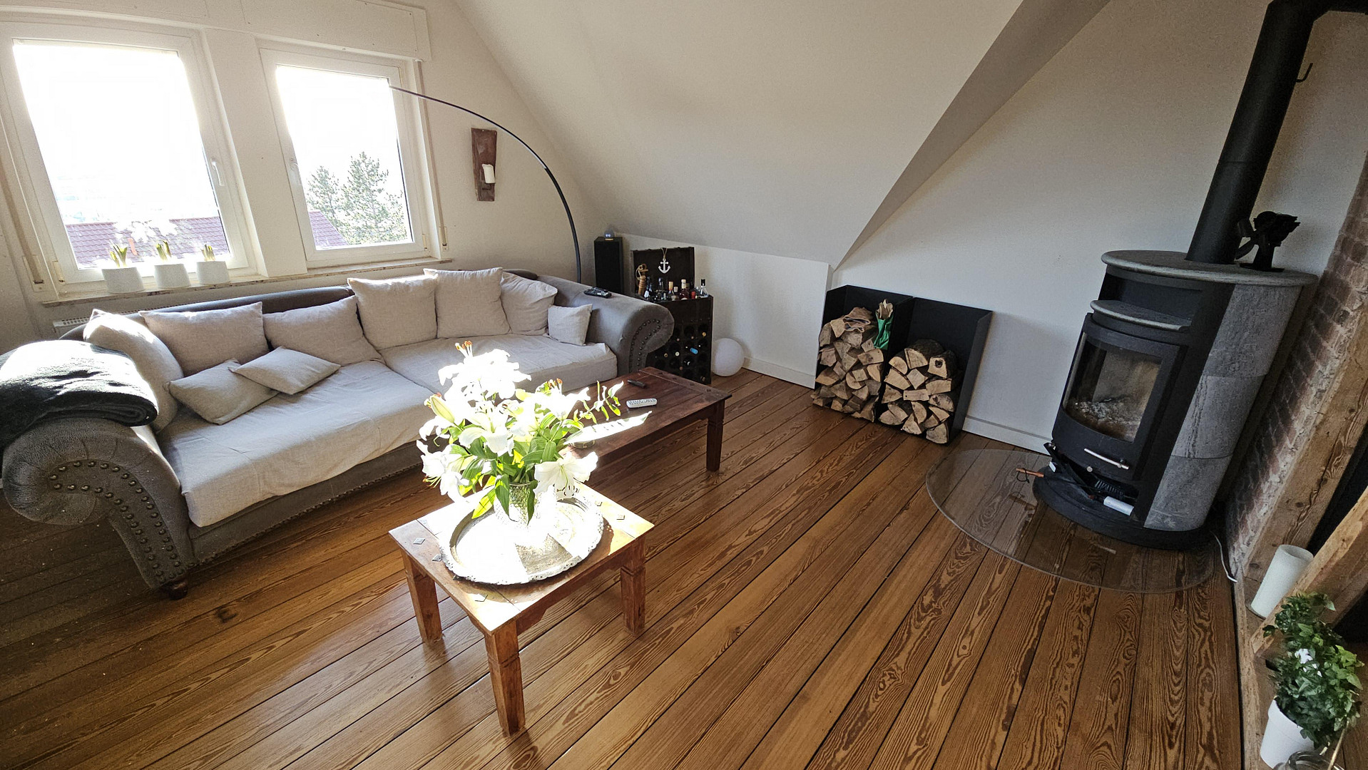 Einzigartiges Wohnjuwel am Weinberg: Maisonette-Wohnung mit Panoramablick in Stuttgart-Untertürkheim – Stuttgart(Untertürkheim) – Vorschaubild 9