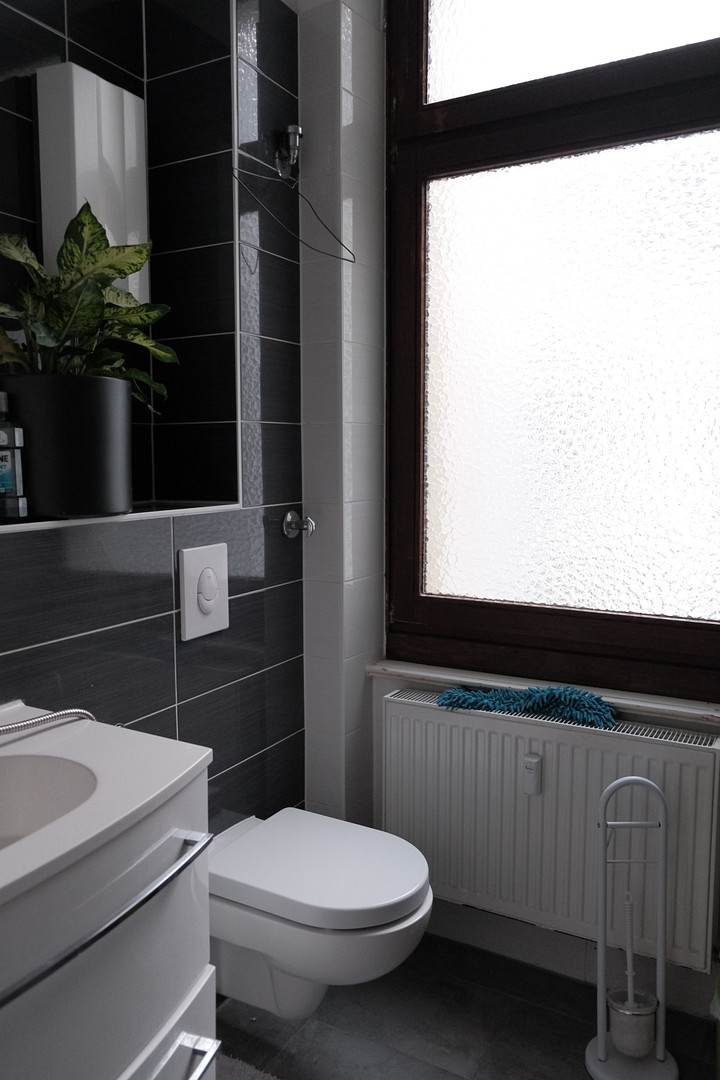 Bezugsfreie 3-Zimmer-Altbauwohnung mit Charme im 4. OG – saniert, mit Wohnküche – Berlin(Charlottenburg) – Vorschaubild 10