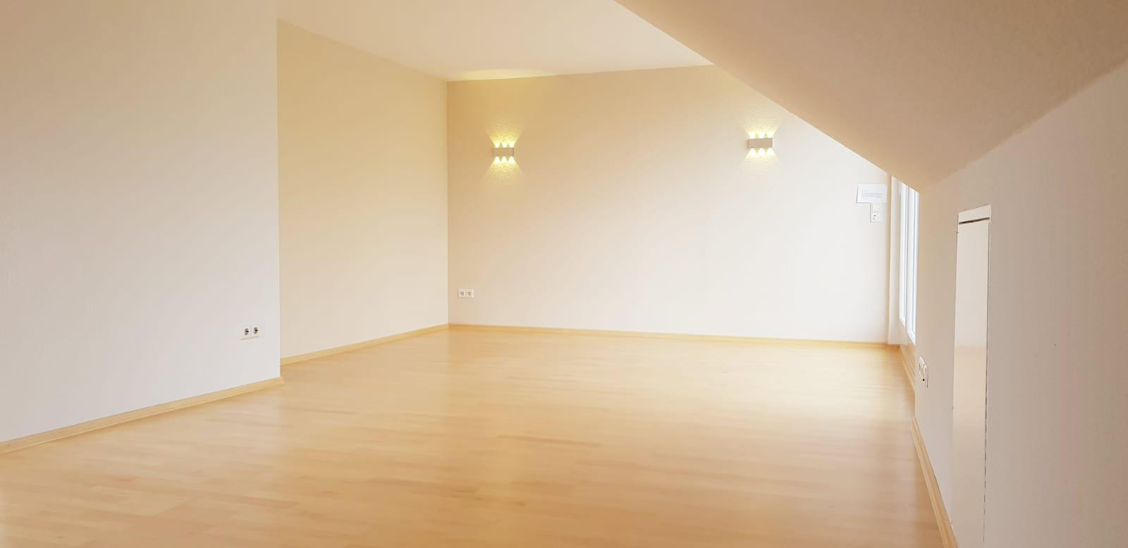 Wohn-/Esszimmer Bild 1
